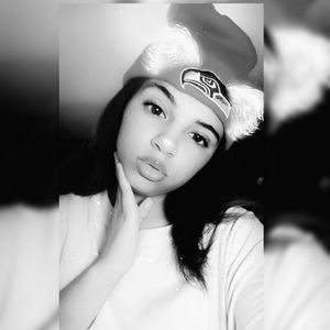 Meet your Posher, Emonnie